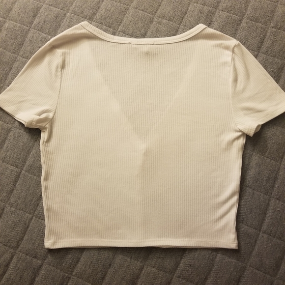 Forever 21 Ribbed V Neck White Button Crop Top EUC - Picture 4 of 4
